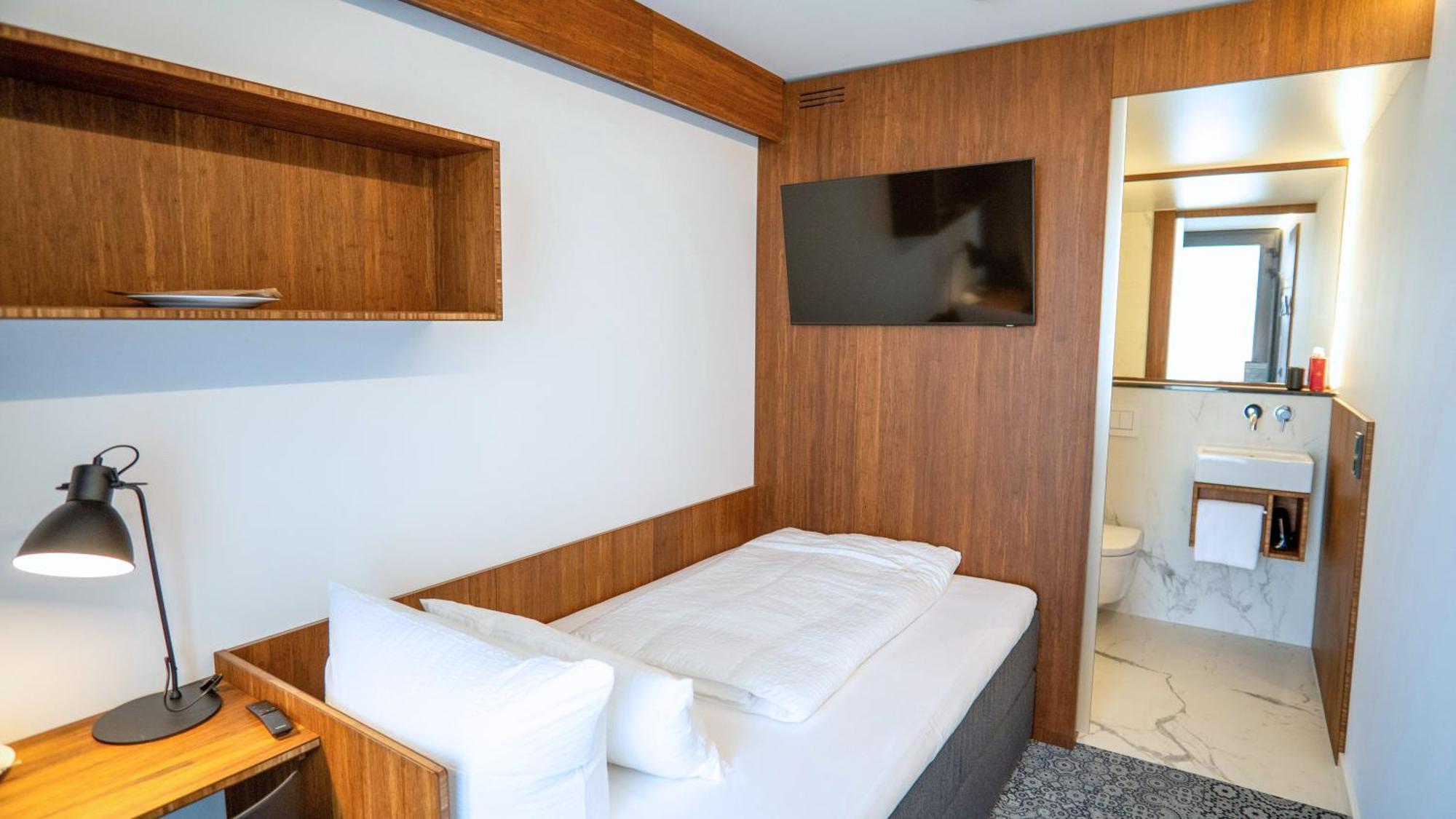 Tin Inn - Heinsberg - Das Hotel Aus Hochwertig Ausgebauten Ueberseecontainern מראה חיצוני תמונה